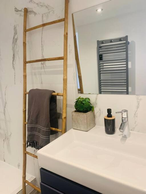 Appartement Design Sur Vauban - Clim Et Wifi Marseille Exteriér fotografie